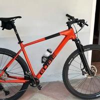 Cube race 29 carbonio modello 2024-25