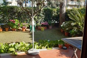 Appartamento con giardino al mare