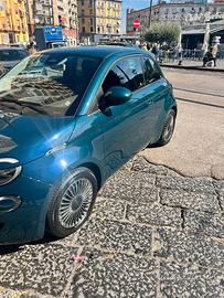 Auto fiat 500 elettrica