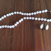 Collana e orecchini in quarzo rosa