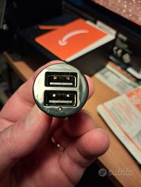 Caricabatterie USB per auto