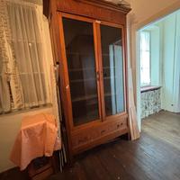 Armadio in legno massiccio