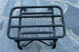 Portapacchi anteriore per vespa