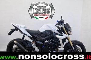 SUZUKI GSR 750 - ANNO
