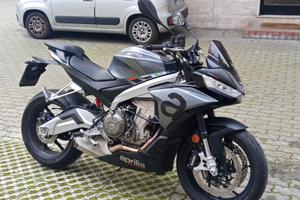 Aprilia tuono 660