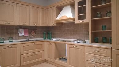CUCINA DA ESPOSIZIONE IN FRASSINO