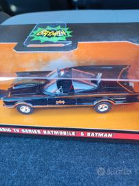 Batman con Batmobile auto e personaggio modellino