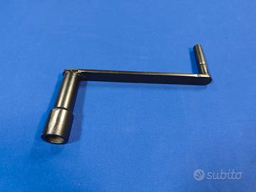 Chiave a manovella ad impronta quadra