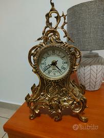 orologio elettronico vintage in ottone 