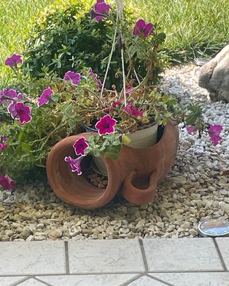 Vaso sdraiato in tarracotta per giardino