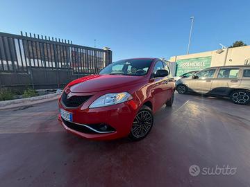 Lancia Ypsilon 1.0 FireFly 5 porte S&S Hybrid Ecoc