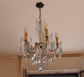 lampadario Classico a gocce con dettagli azzurri 