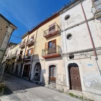 Appartamento in zona centrale con corte esclusiva