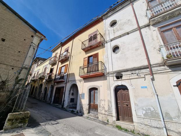 Appartamento in zona centrale con corte esclusiva