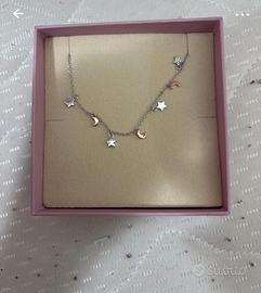 collana con ciondoli a forma di cuore