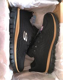 Scarpe Skechers donna nere nuove mai usate 