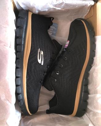 Scarpe Skechers donna nere nuove mai usate 