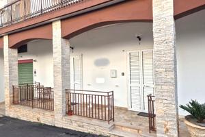 Abitazione ristrutturata con pertinenza esterna