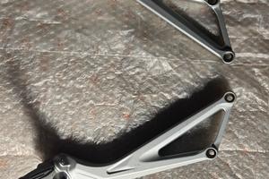 Pedane passeggero e scarico originale  MV Augusta 