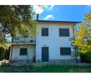 Villa singola con ampio giardino