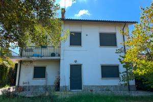 Villa singola con ampio giardino