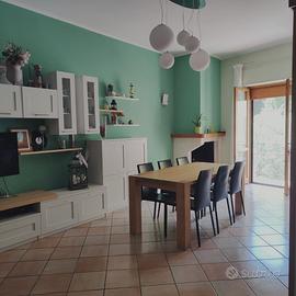 Appartamento e garage Via Fontanavecchia 70/A