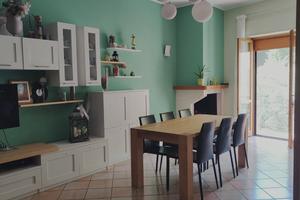 Appartamento e garage Via Fontanavecchia 70/A