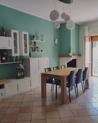 Appartamento e garage Via Fontanavecchia 70/A