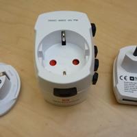 Nuovo adatatore presa universale SKROSS + 2 USB