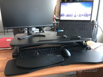 Piattaforma per scrivania per cambiare posizione