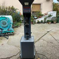 Tappatore per tappo raso semiautomatico usato