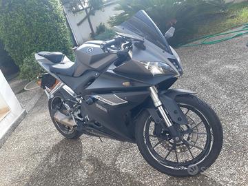Yamaha YZF R125 - 2015
