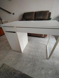 scrivania IKEA 