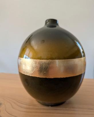 Vaso decorativo in ceramica verde e oro