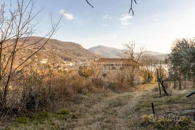 TERRENO AGRICOLO CON SPLENDIDA VISTA SUI LAGHI