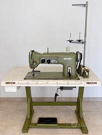Necchi 720-100 macchina da cucire con tavolo