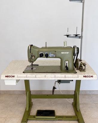 Necchi 720-100 macchina da cucire con tavolo