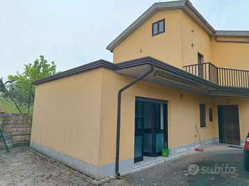 Abitazione in villetta e terreno