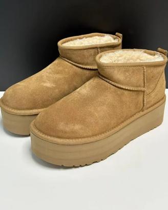 Stivali da neve UGG con plateau, color castagna37