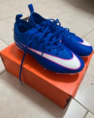 Nuovissime scarpe da calcio Nike mercurial