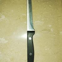 Coltelli bistecca nuovi 1,80 l' uno 