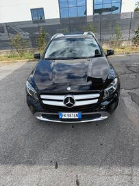Mercedes gla 180d automatica sport