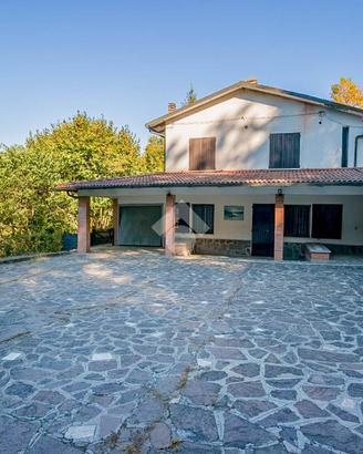VILLA SINGOLA A MONTE SAN PIETRO