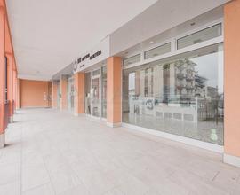 SPINEA bar - gelateria in zona centrale SN2