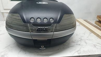 Bauletto Givi V46 con schienalino 