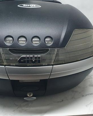 Bauletto Givi V46 con schienalino 