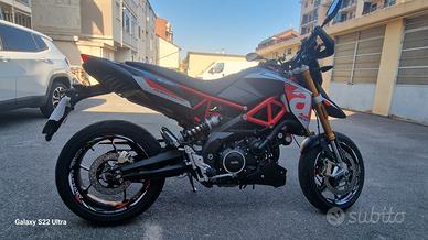 aprilia dorsoduro 900