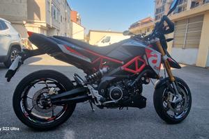aprilia dorsoduro 900