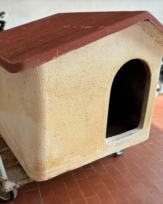 Cuccia per cani molto robusta in cemento