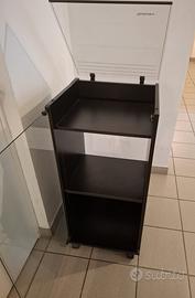 Mobiletto con ruote porta stereo